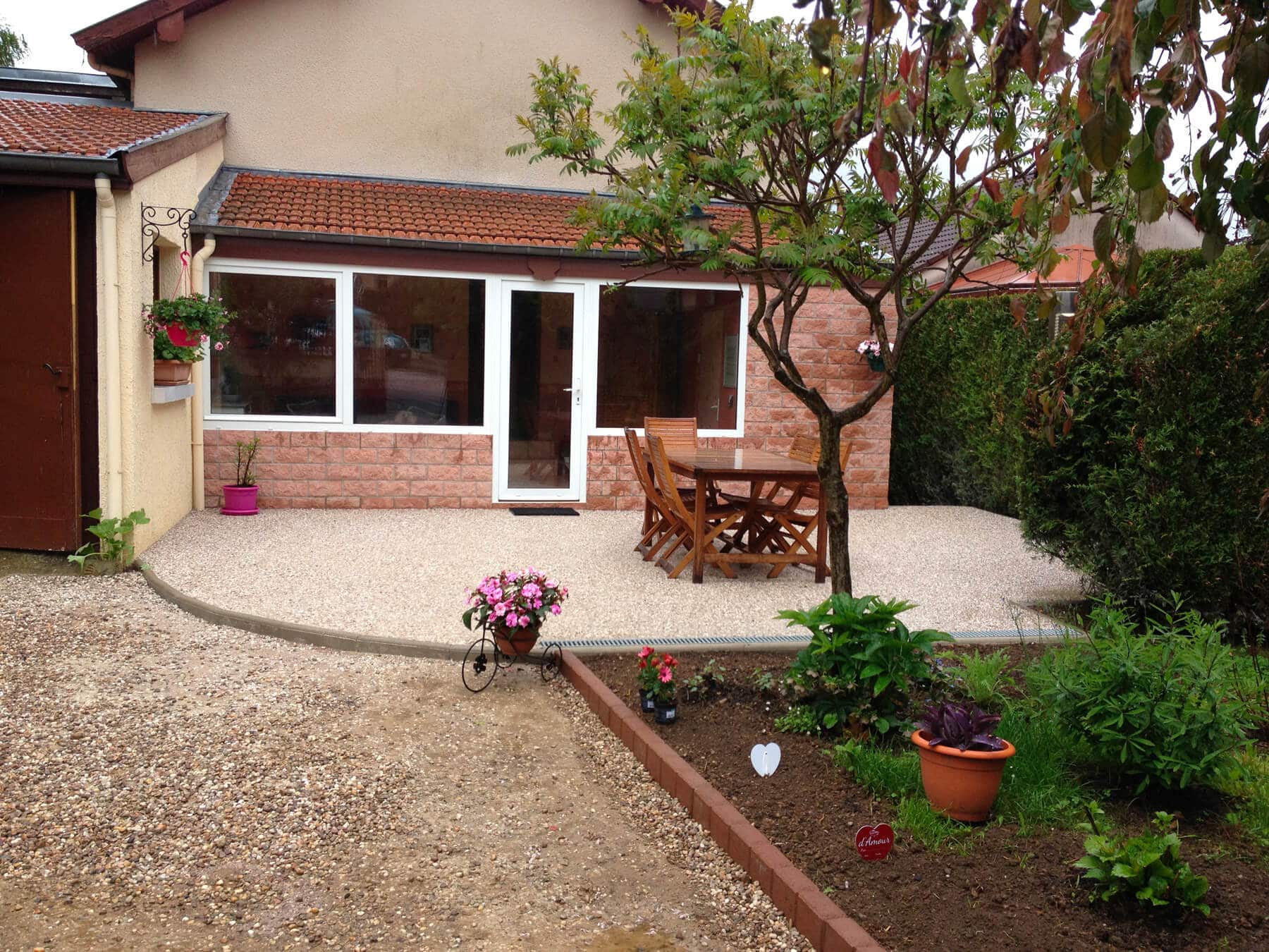 Pose de dalles pour terrasse béton