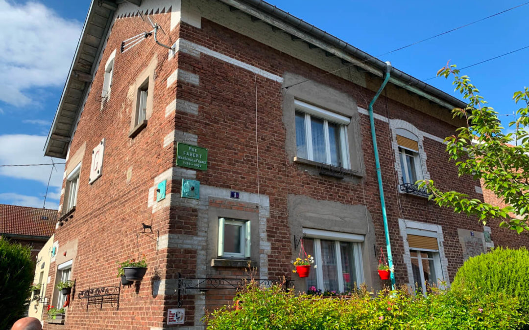 Ravalement de façades d’une maison en briques rouges