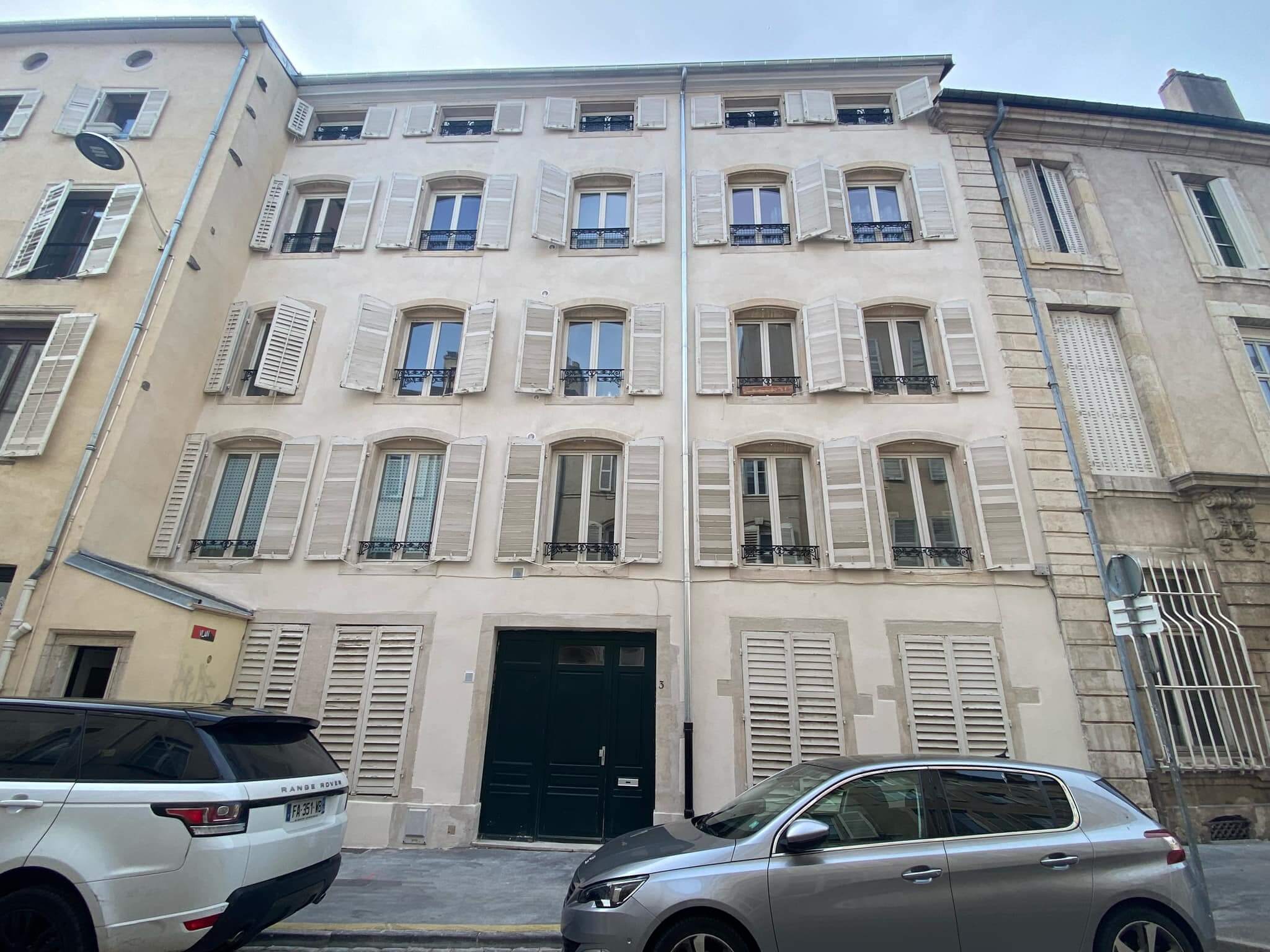 Ravalement de l'intérieur d'une cour dans une copropriété à Nancy