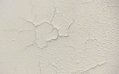 Nettoyage haute pression : pourquoi il fragilise votre enduit de façade ?